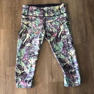 Lulu lemon run inspire crop. Full on luxtreme